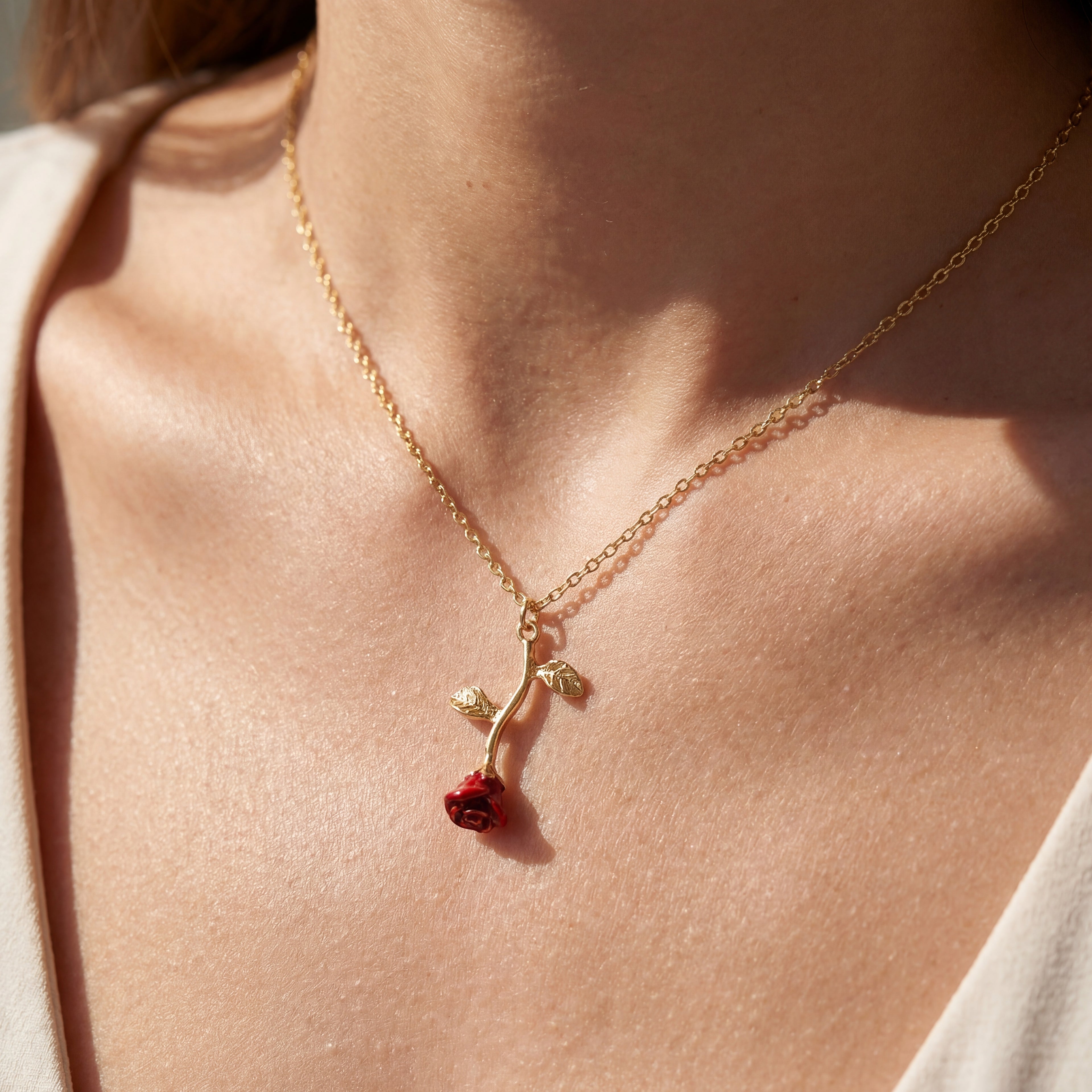 ETERNAL ROSE NECKLACE™